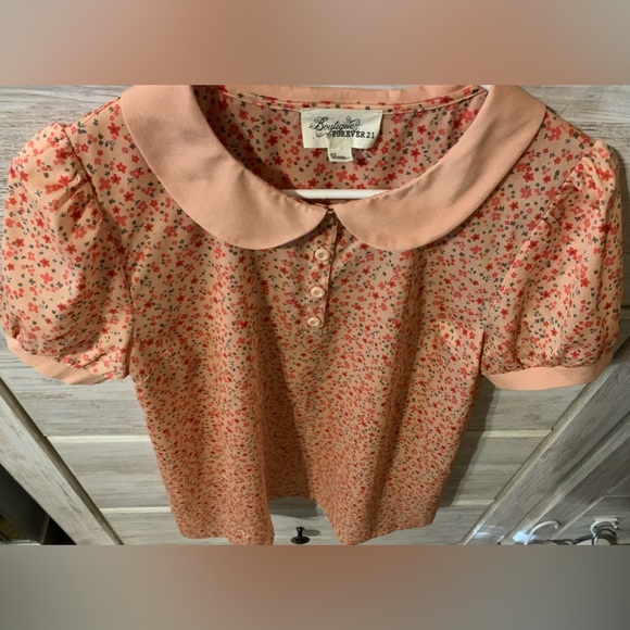 Forever 21 Boutique Blouse w Flowers - Picture 2 of 3